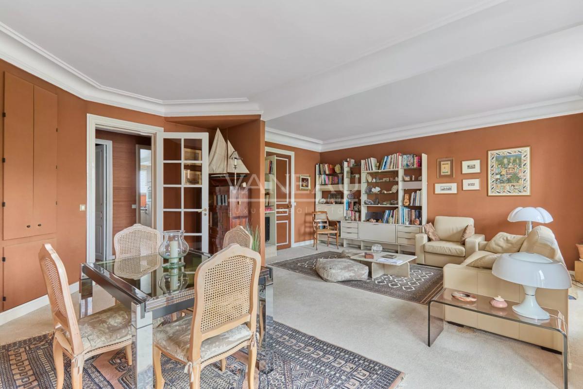 Paris XVe - Volontaires - Appartement en étage élevé