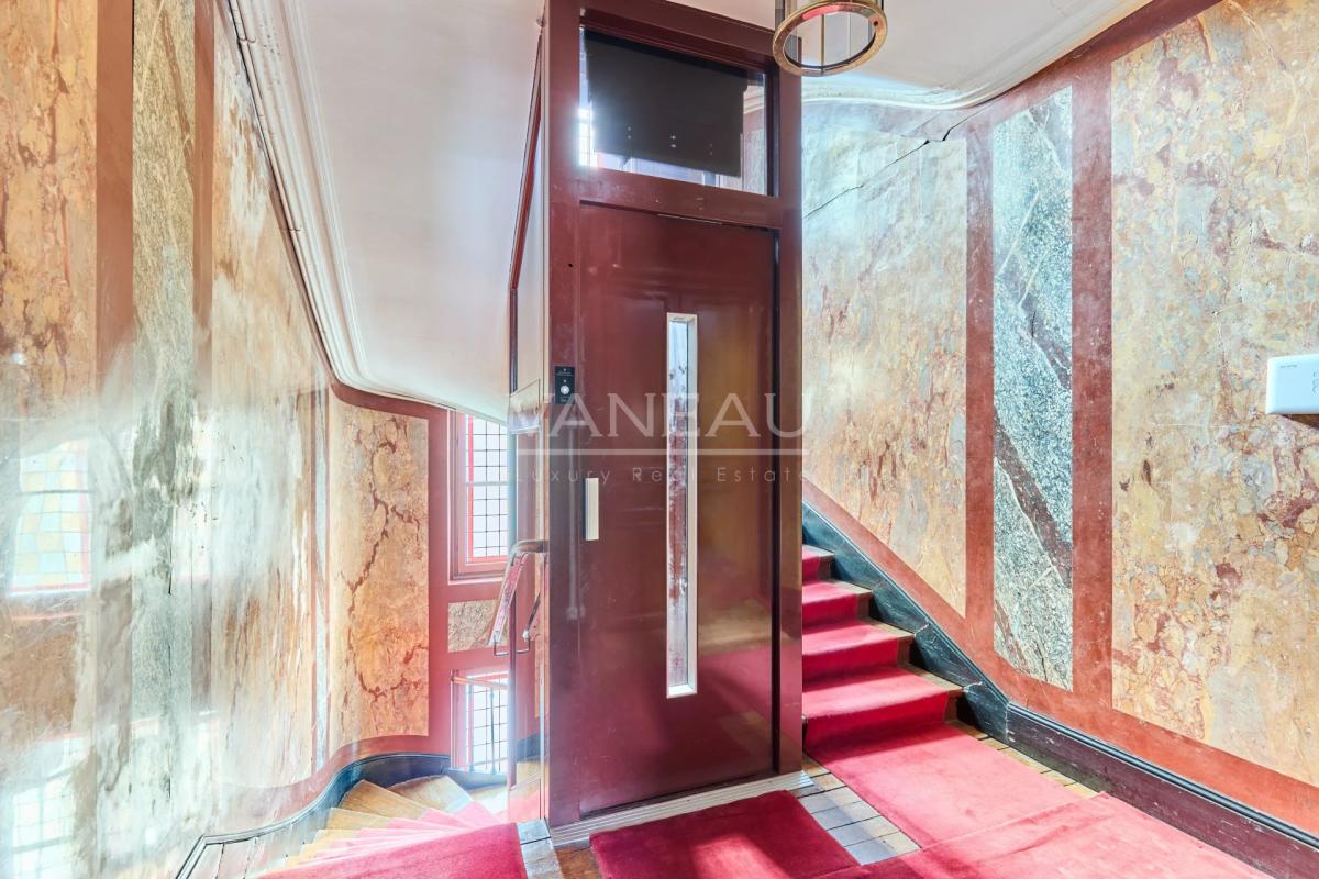 Paris XVe - Volontaires - Appartement en étage élevé