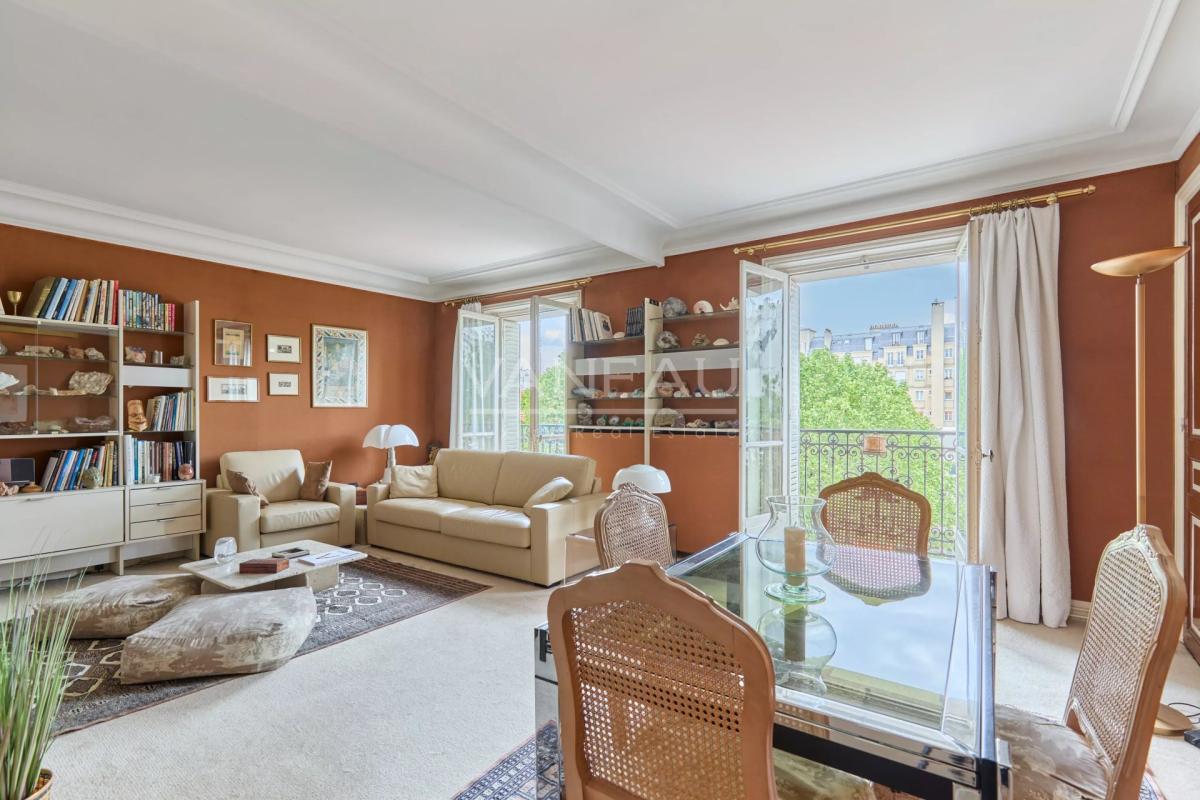 Paris XVe - Volontaires - Appartement en étage élevé