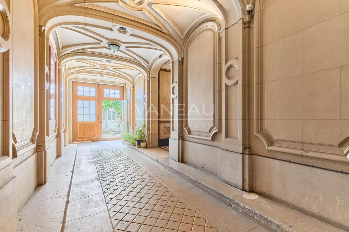 Paris XVe - Volontaires - Appartement en étage élevé