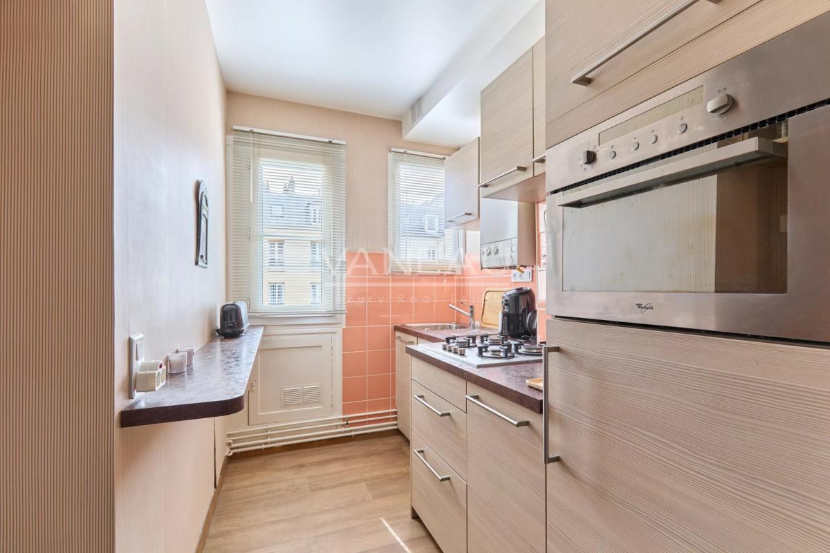 Paris XVe - Volontaires - Appartement en étage élevé