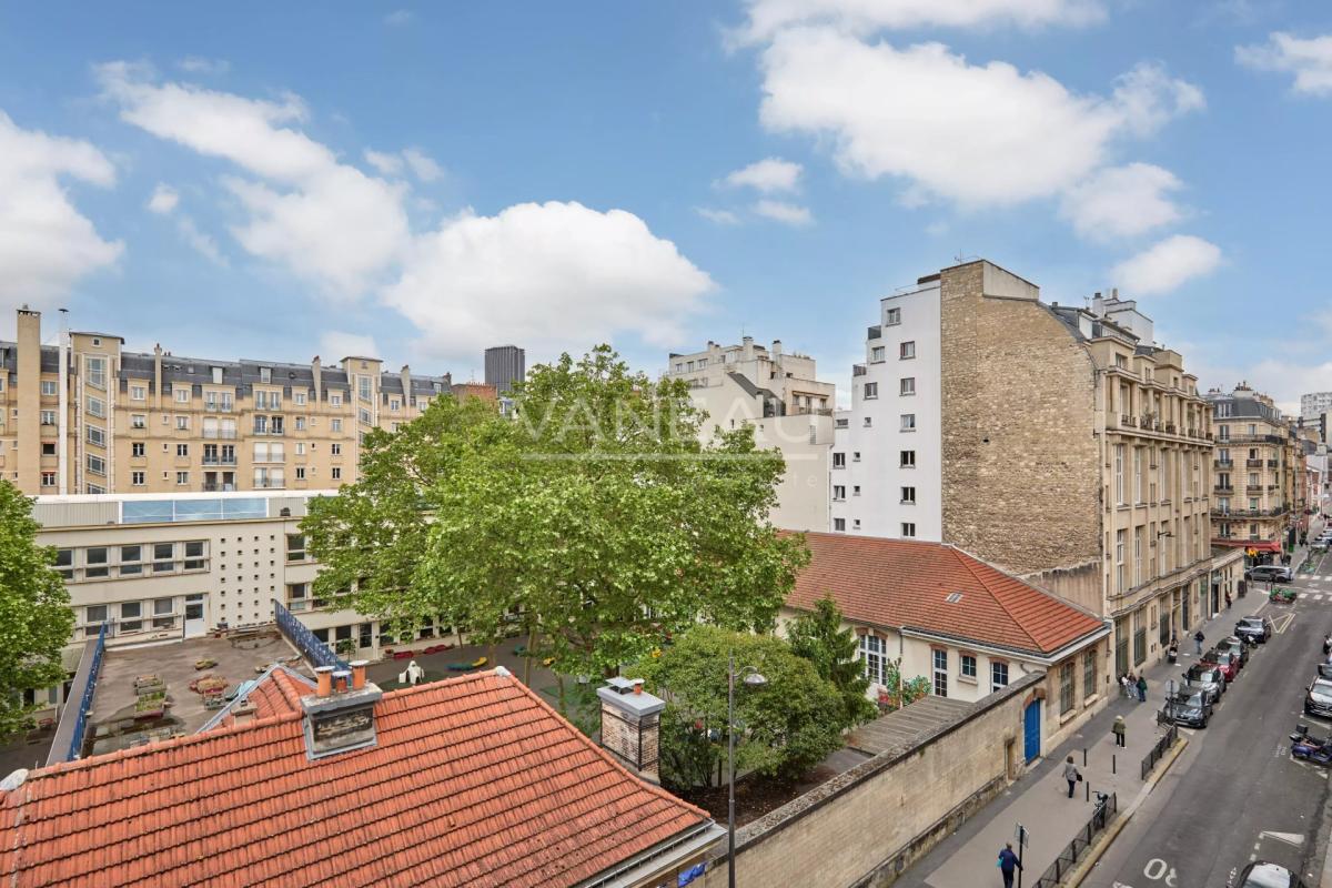 Paris XVe - Volontaires - Appartement en étage élevé
