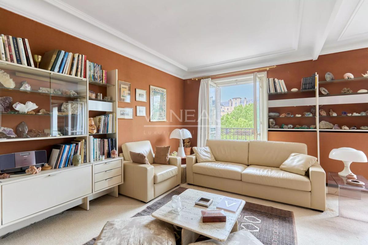 Paris XVe - Volontaires - Appartement en étage élevé