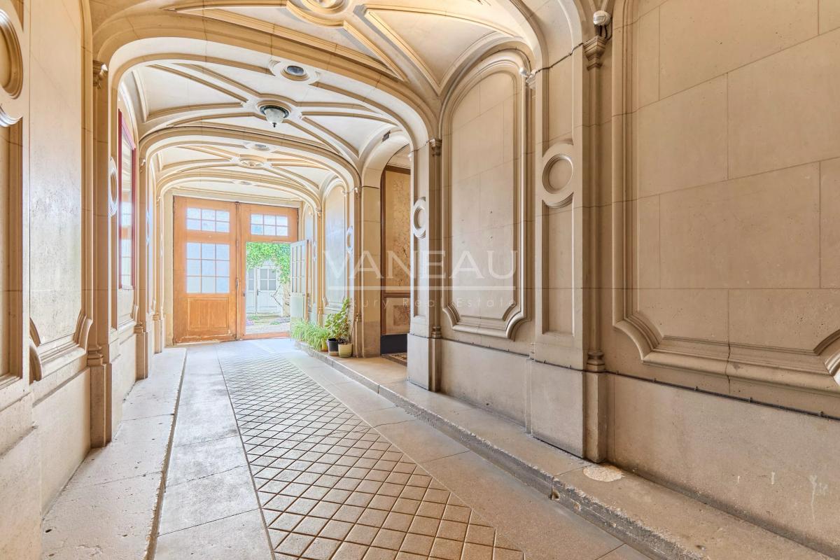 Paris XVe - Volontaires - Appartement en étage élevé