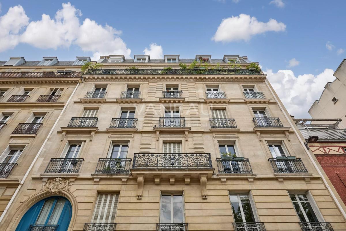 Paris XVe - Volontaires - Appartement en étage élevé