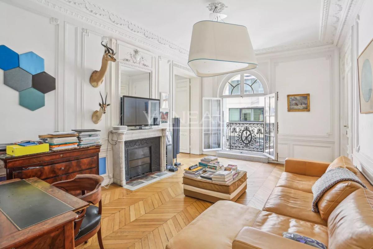 Paris VIII - Appartement familial, de réception ou à usage profe