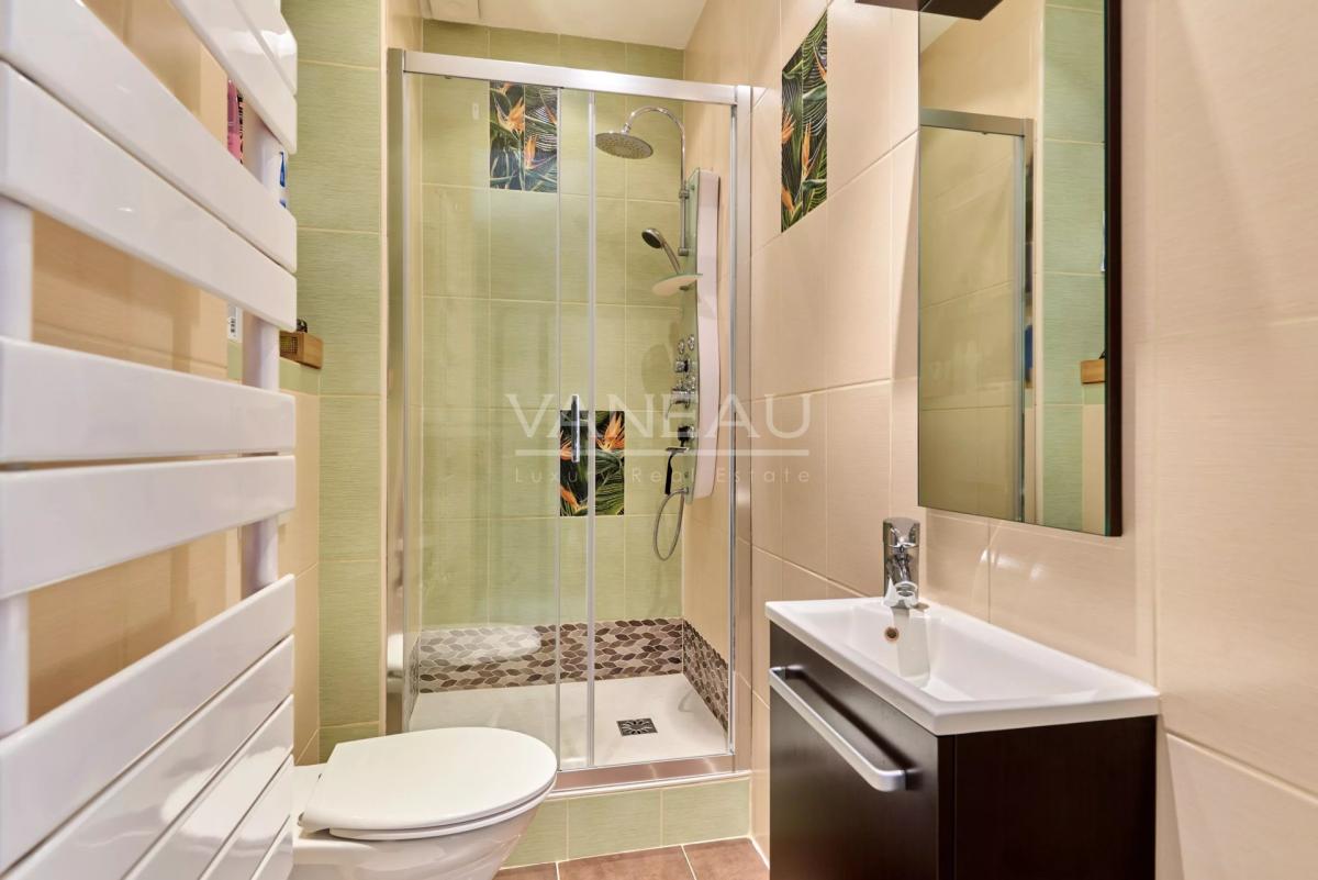 Paris VIIIe– Quartier Europe--Appartement familial et de récepti