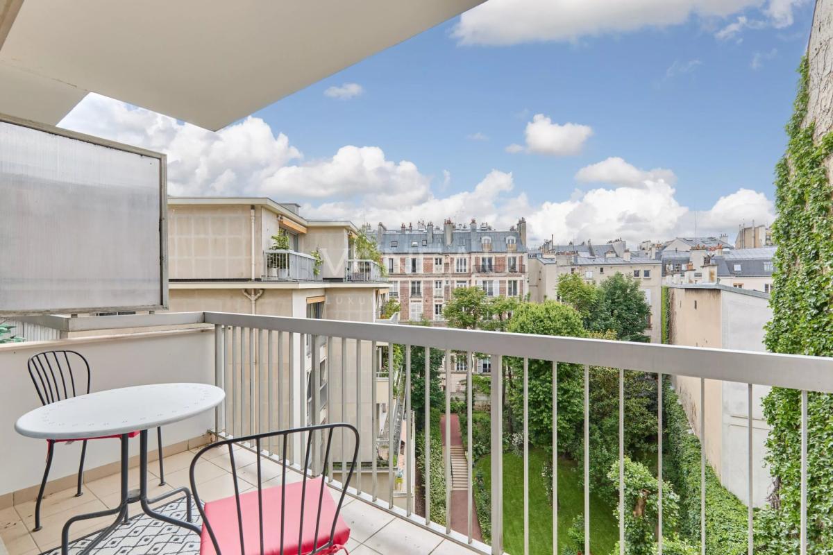 Paris VIe - Studio sur jardin Assas
