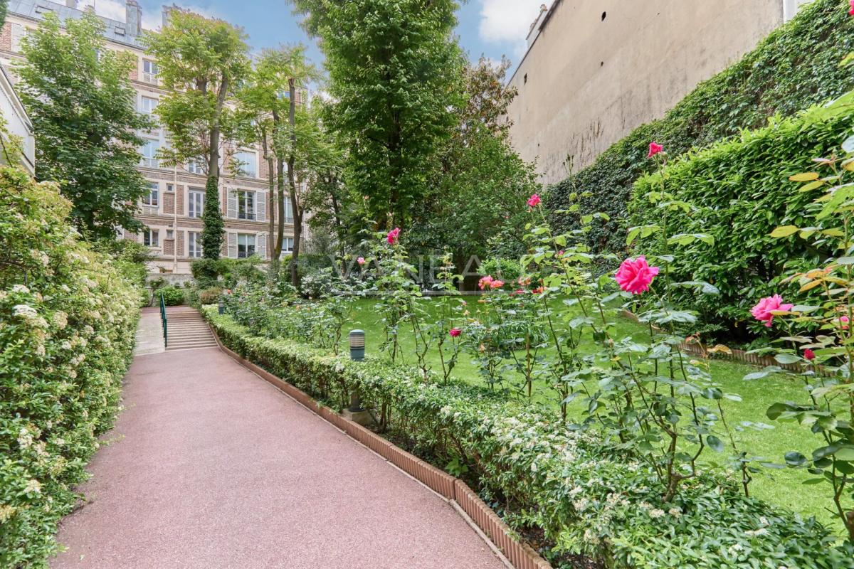 Paris VIe - Studio sur jardin Assas