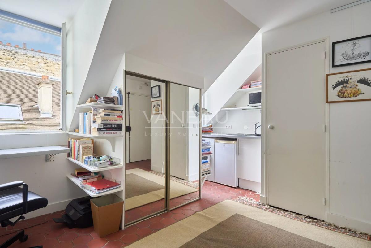 Paris VII - Verneuil - Appartement deux pièces (à réunir) traver
