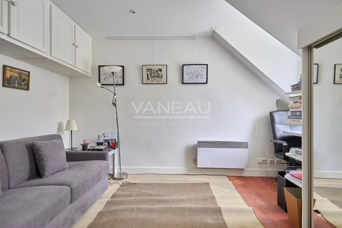 Paris VII - Verneuil - Appartement deux pièces (à réunir) traver