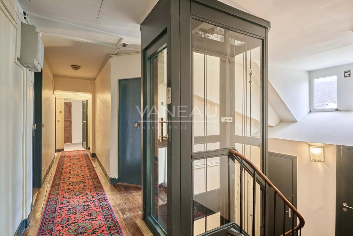 Paris VII - Verneuil - Appartement deux pièces (à réunir) traver