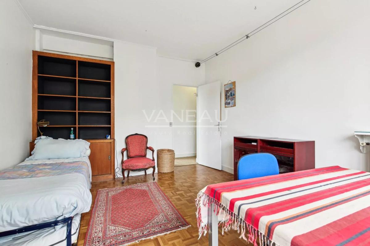 Neuilly - Appartement familial avec balcon sur jardin