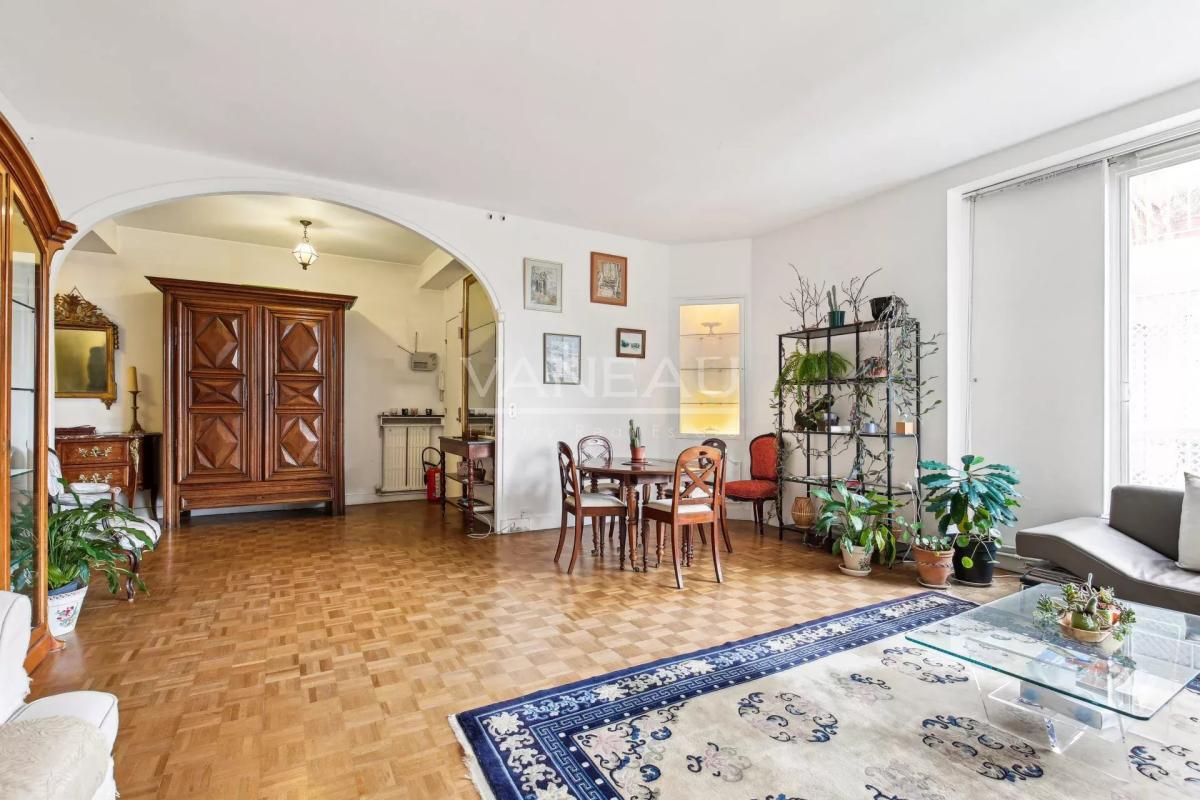 Neuilly - Appartement familial avec balcon sur jardin