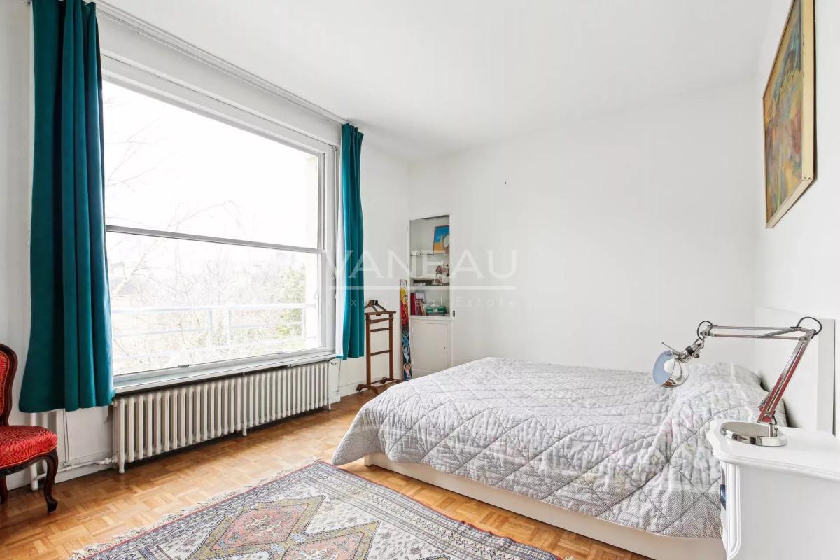 Neuilly - Appartement familial avec balcon sur jardin