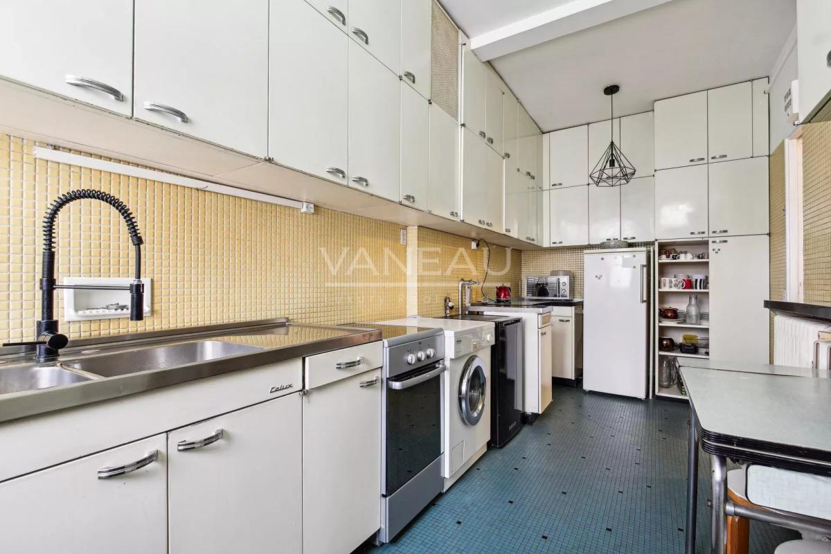 Neuilly - Appartement familial avec balcon sur jardin