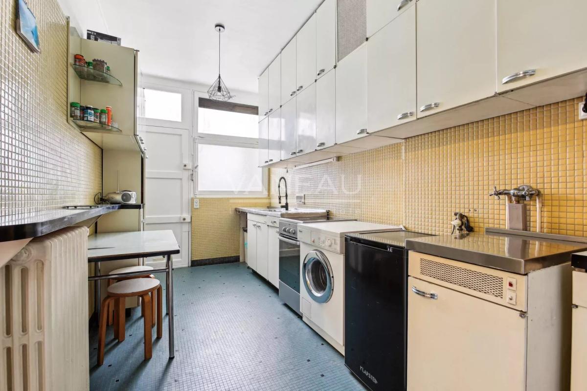 Neuilly - Appartement familial avec balcon sur jardin