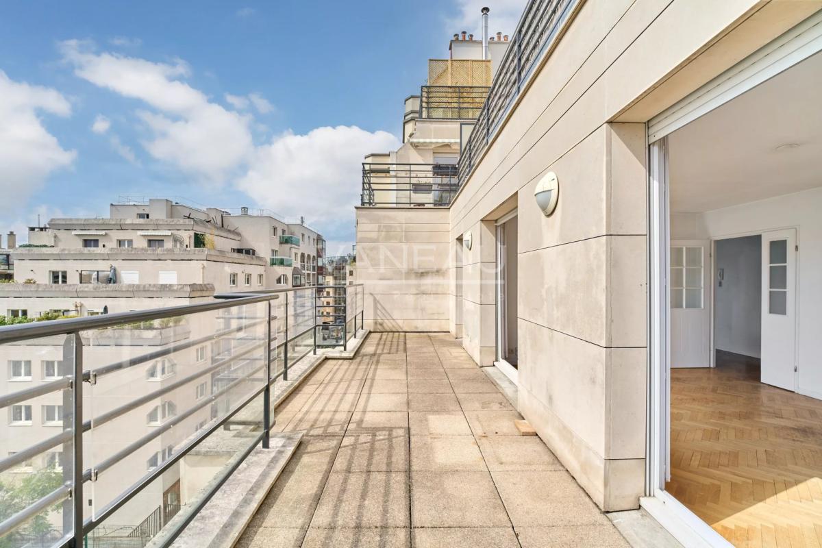 Boulogne centre étage élevé 4 pièces avec terrasse