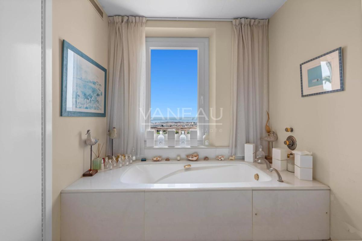 06400 - Cannes – Oxford - Vue mer - Quartier résidentiel recherc
