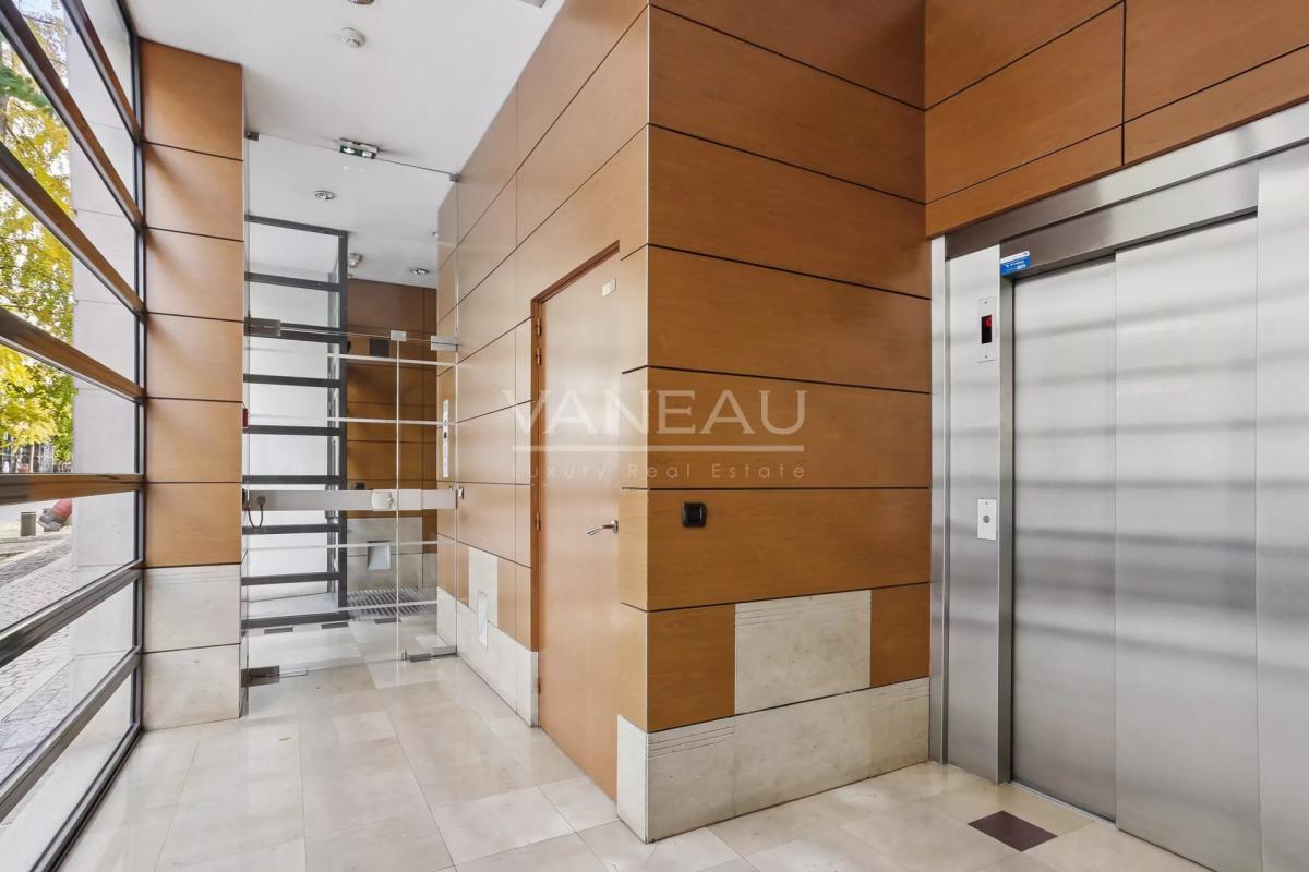 Exclusivité : Trois pièces avec balcon en étage