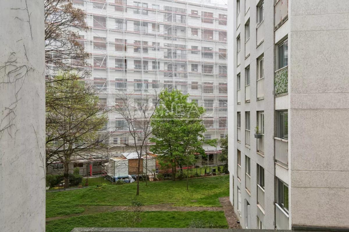 Paris XVIe - Place Victor Hugo - Studio sur jardin