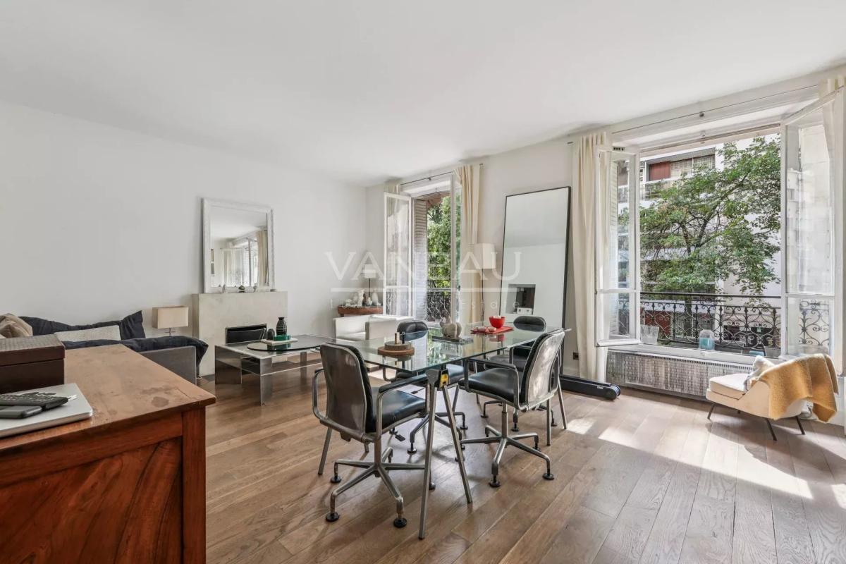 PARIS XV - Appartement trois pièces lumineux