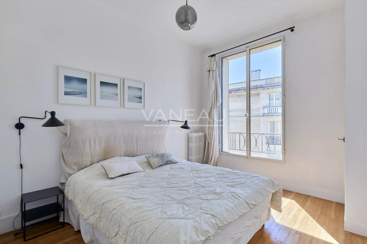 Paris XVIème - Appartement  rénové - Art déco