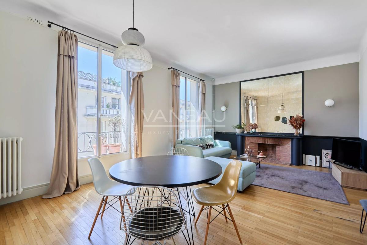 Paris XVIème - Appartement  rénové - Art déco