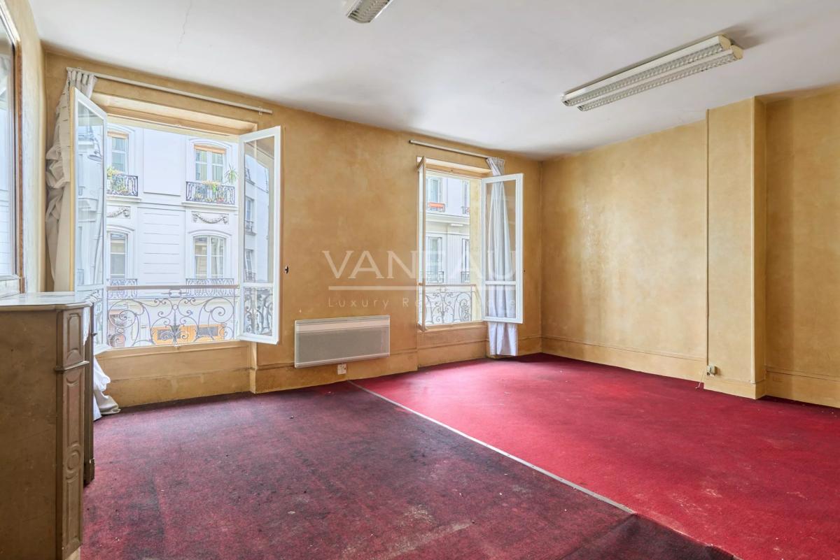Paris IXe – rue frochot – deux pièces à rénover au cœur d’un qua