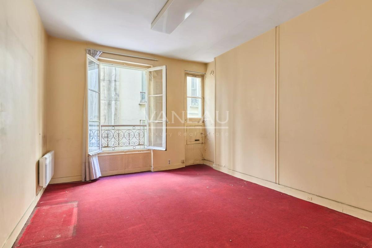 Paris IXe – rue frochot – deux pièces à rénover au cœur d’un qua