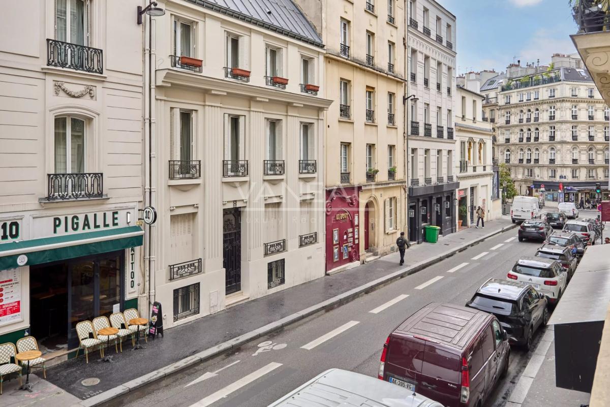Paris IXe – rue frochot – deux pièces à rénover au cœur d’un qua