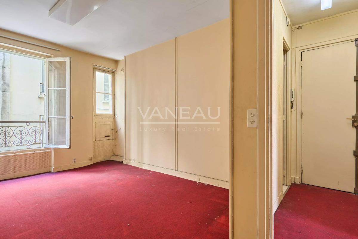 Paris IXe – rue frochot – deux pièces à rénover au cœur d’un qua