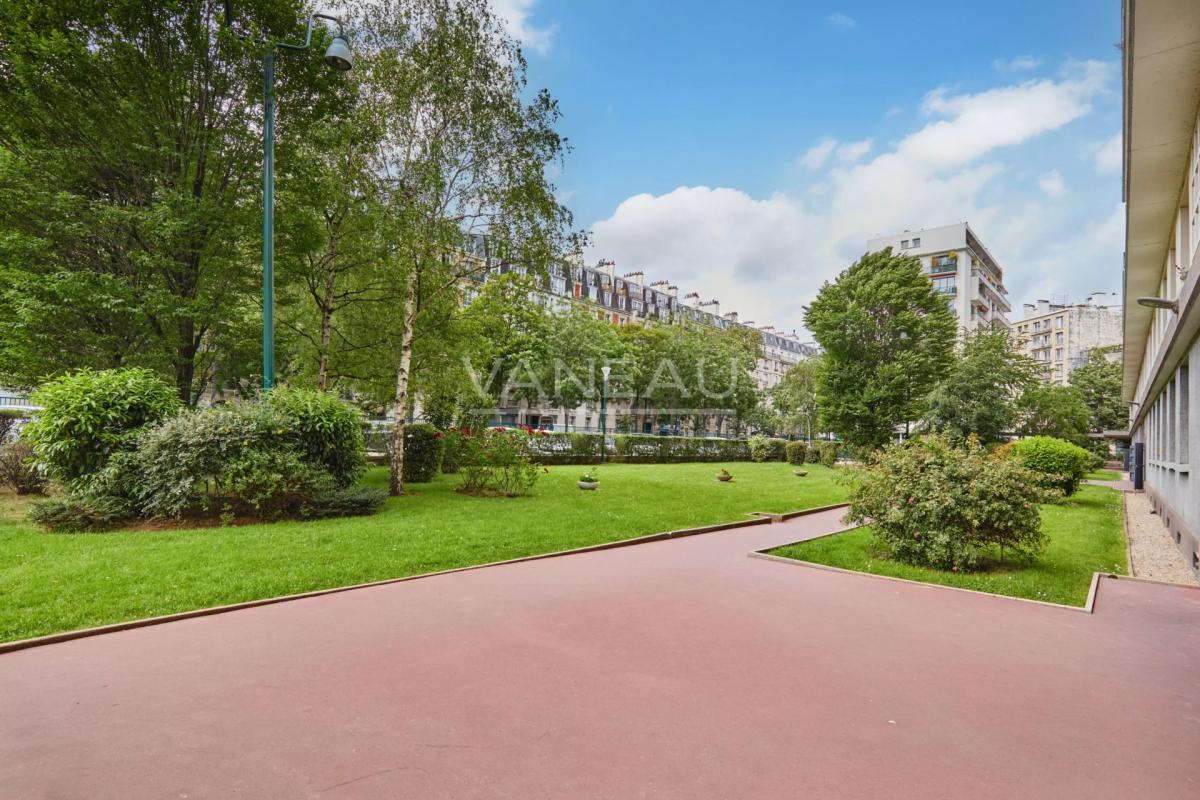 PARIS XVIè – EGLISE D'AUTEUIL - QUAI - VUE SEINE ET MONUMENTS