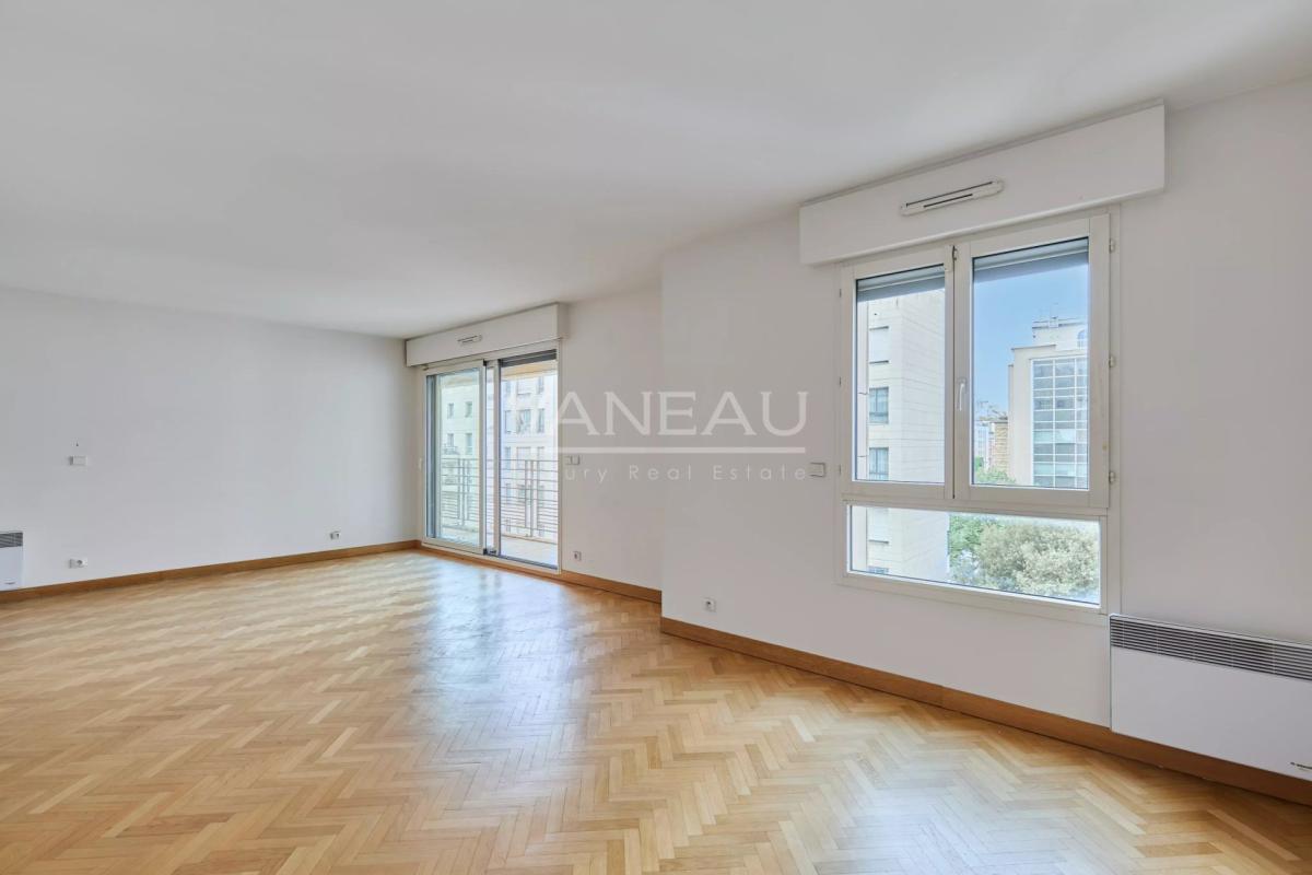 Appartement familial 4 chambres avec balcon et terrasse