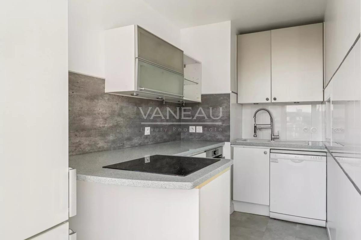 Paris 15e - 4 pièces en étage élevé - Vue dégagée