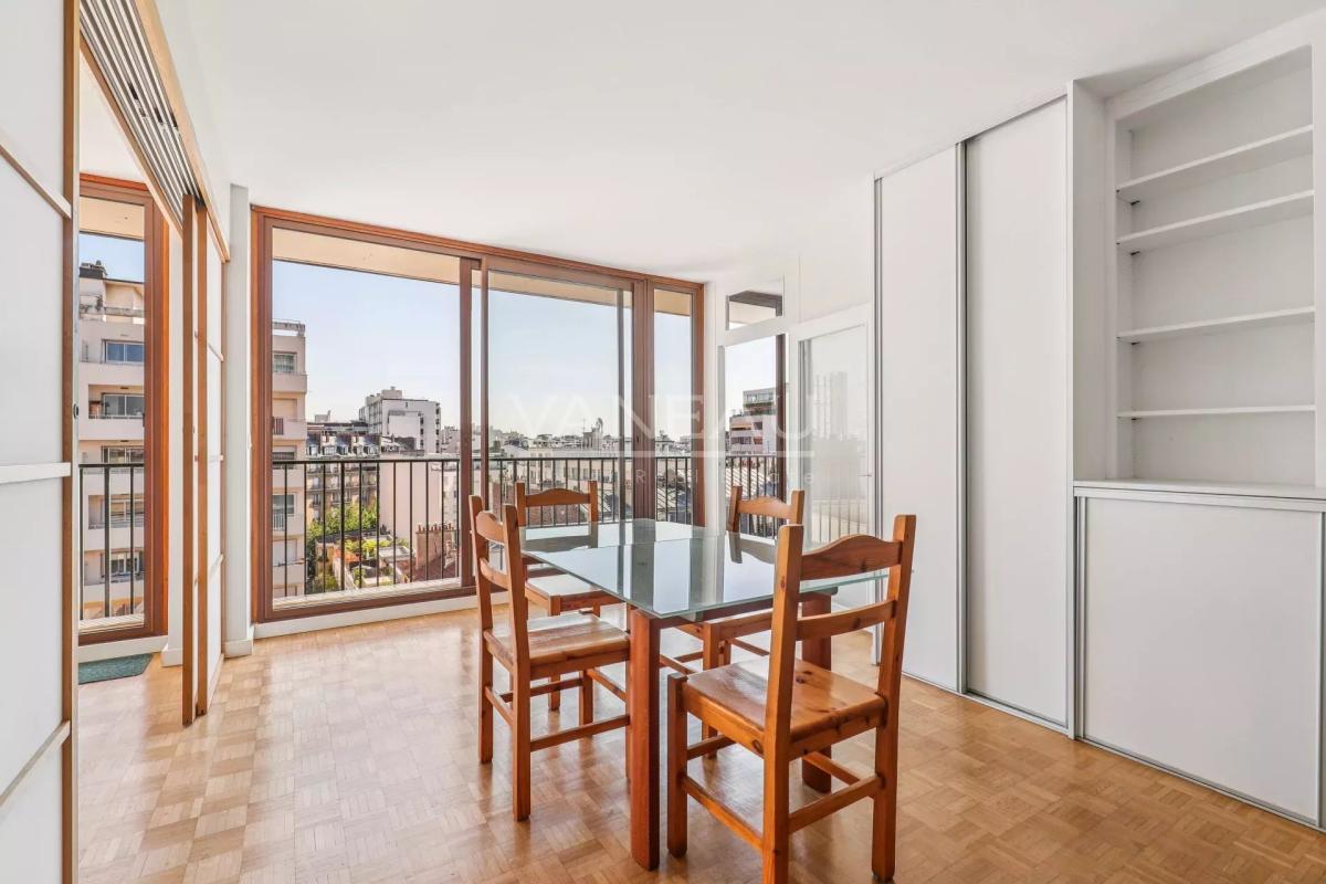 Paris 15e - 4 pièces en étage élevé - Vue dégagée