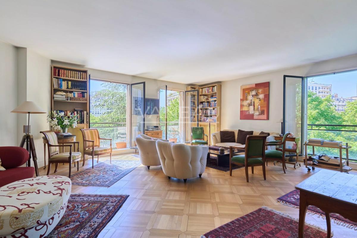 PARIS XVIe - Henri Martin - Appartement familial d'angle Etage E