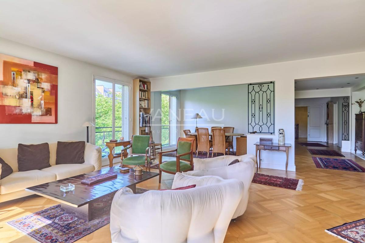 PARIS XVIe - Henri Martin - Appartement familial d'angle Etage E
