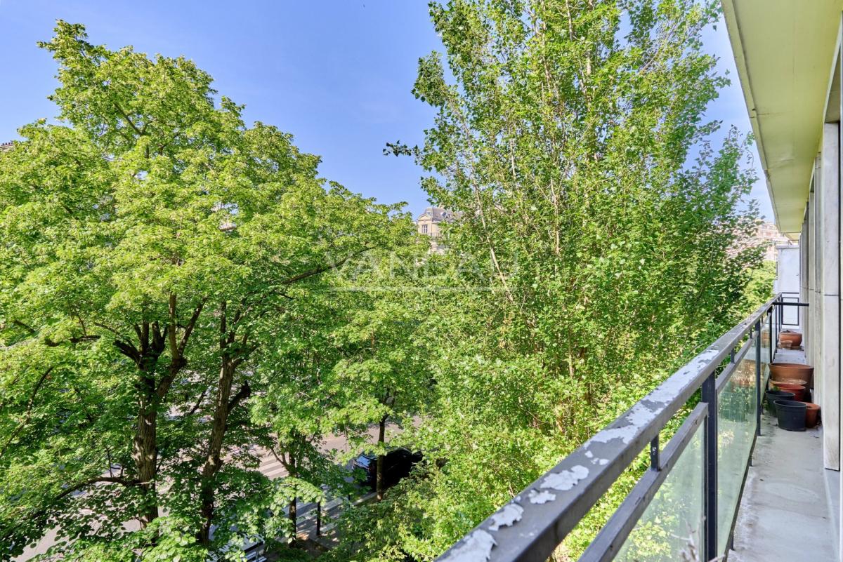 PARIS XVIe - Henri Martin - Appartement familial d'angle Etage E
