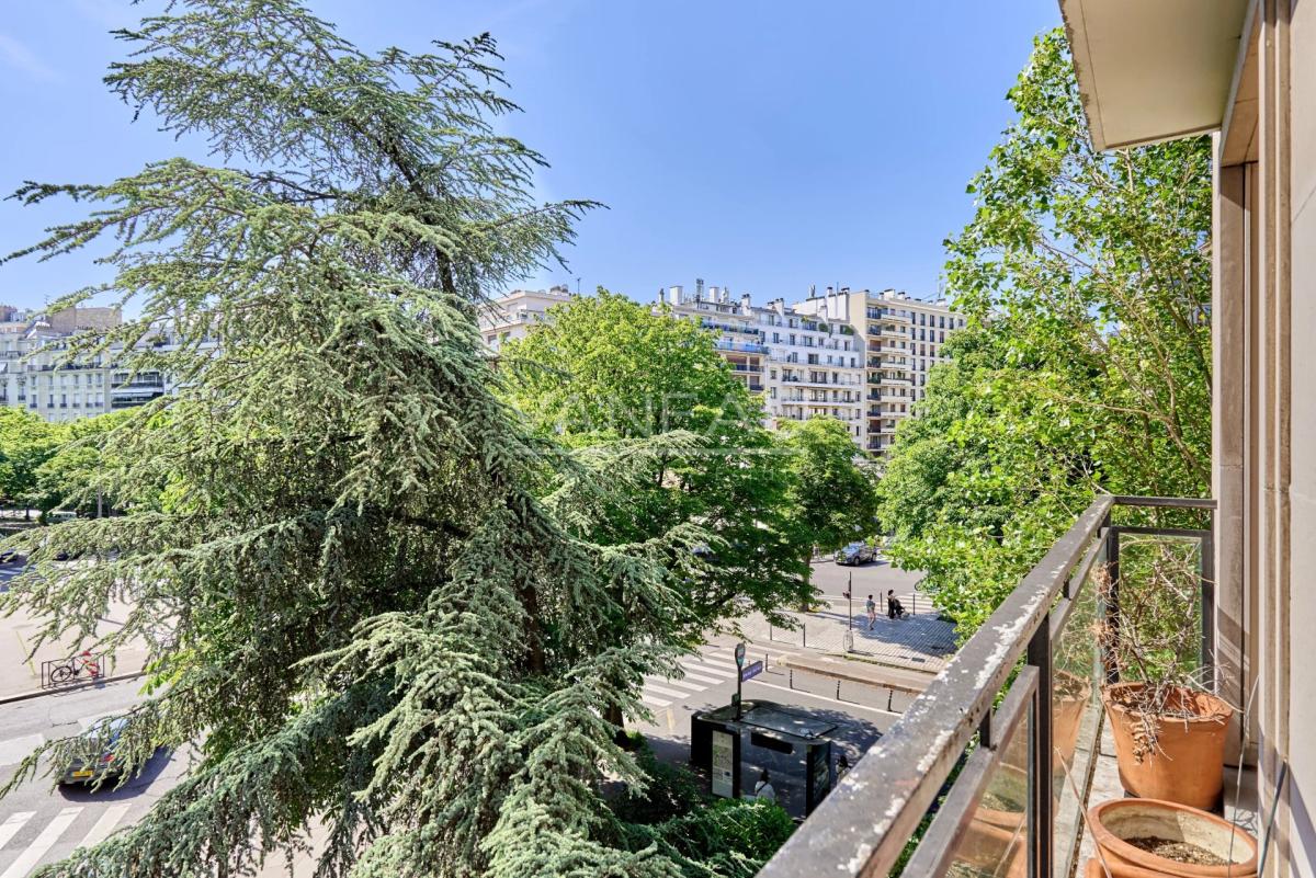PARIS XVIe - Henri Martin - Appartement familial d'angle Etage E