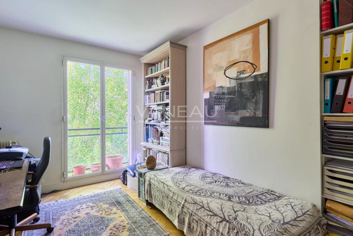 PARIS XVIe - Henri Martin - Appartement familial d'angle Etage E