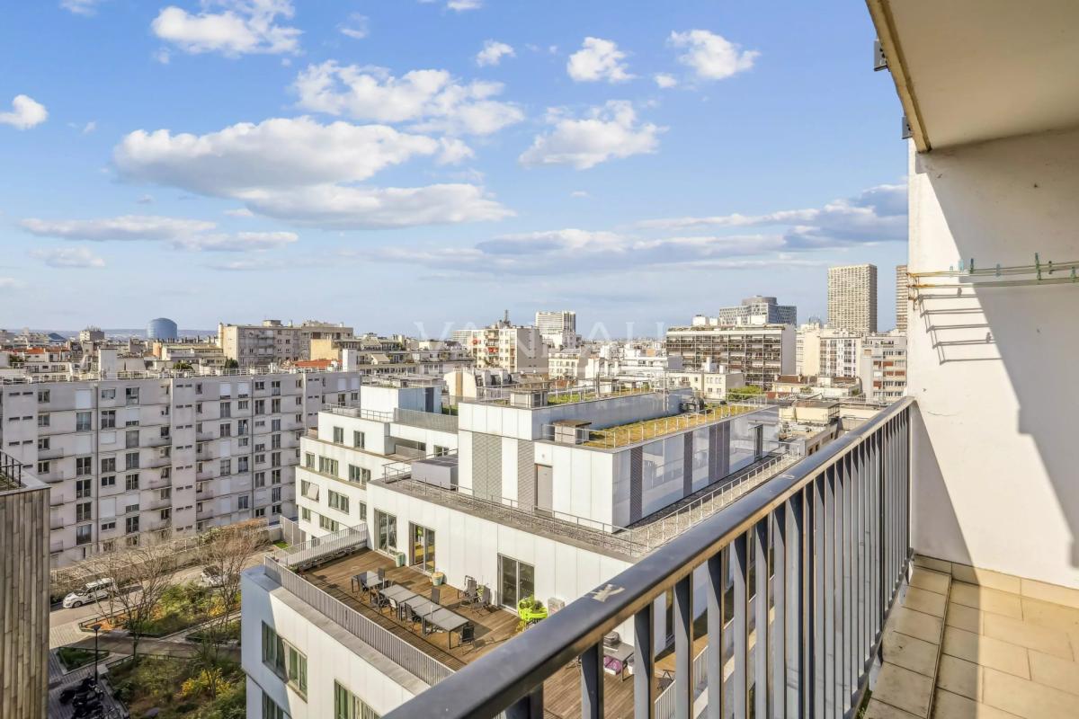 Paris 15e - 4 pièces en étage élevé - Vue dégagée