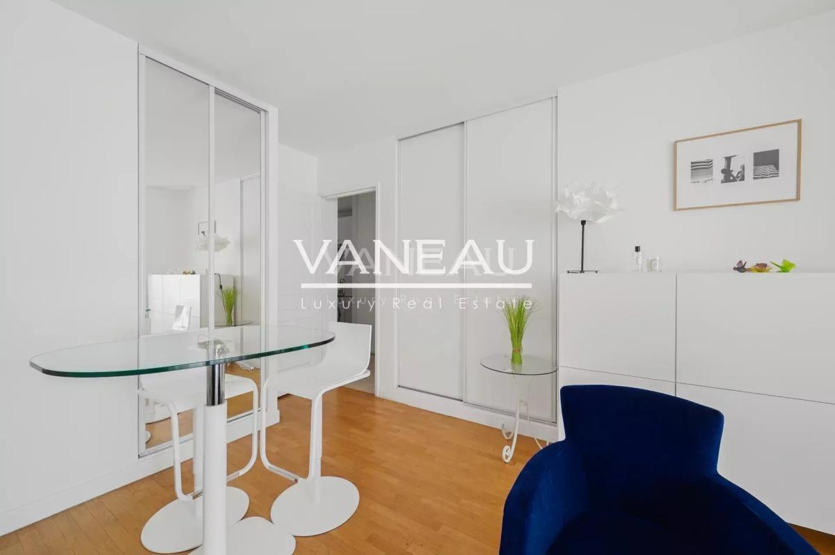 LOCATION MEUBLÉE 2 pièces - PARIS 15ème