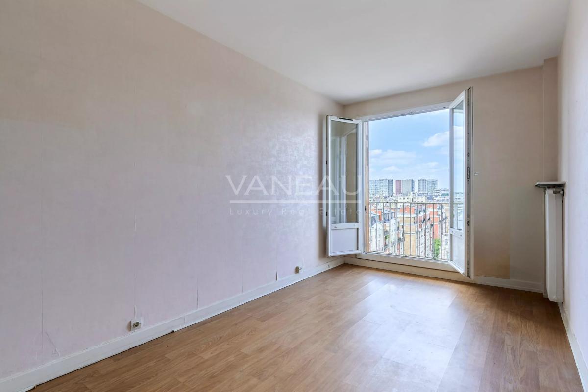 PARIS XVe - Mairie : Appartement avec balcons et vue dégagée sur monuments