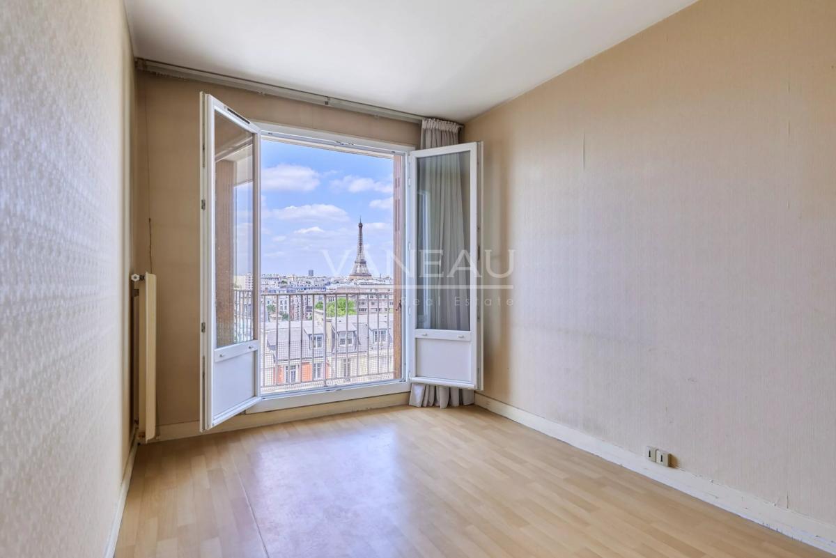 PARIS XVe - Mairie : Appartement avec balcons et vue dégagée sur