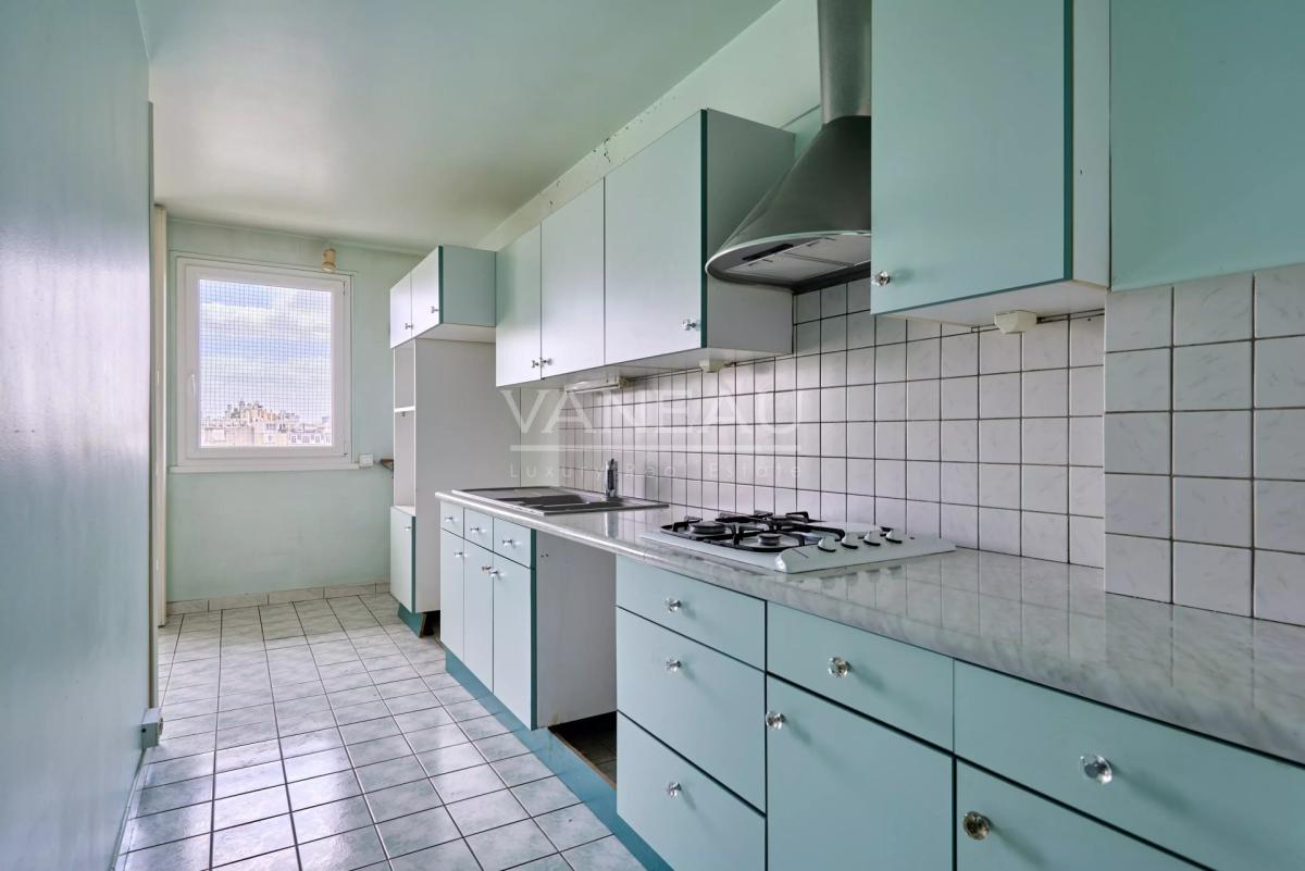PARIS XVe - Mairie : Appartement avec balcons et vue dégagée sur