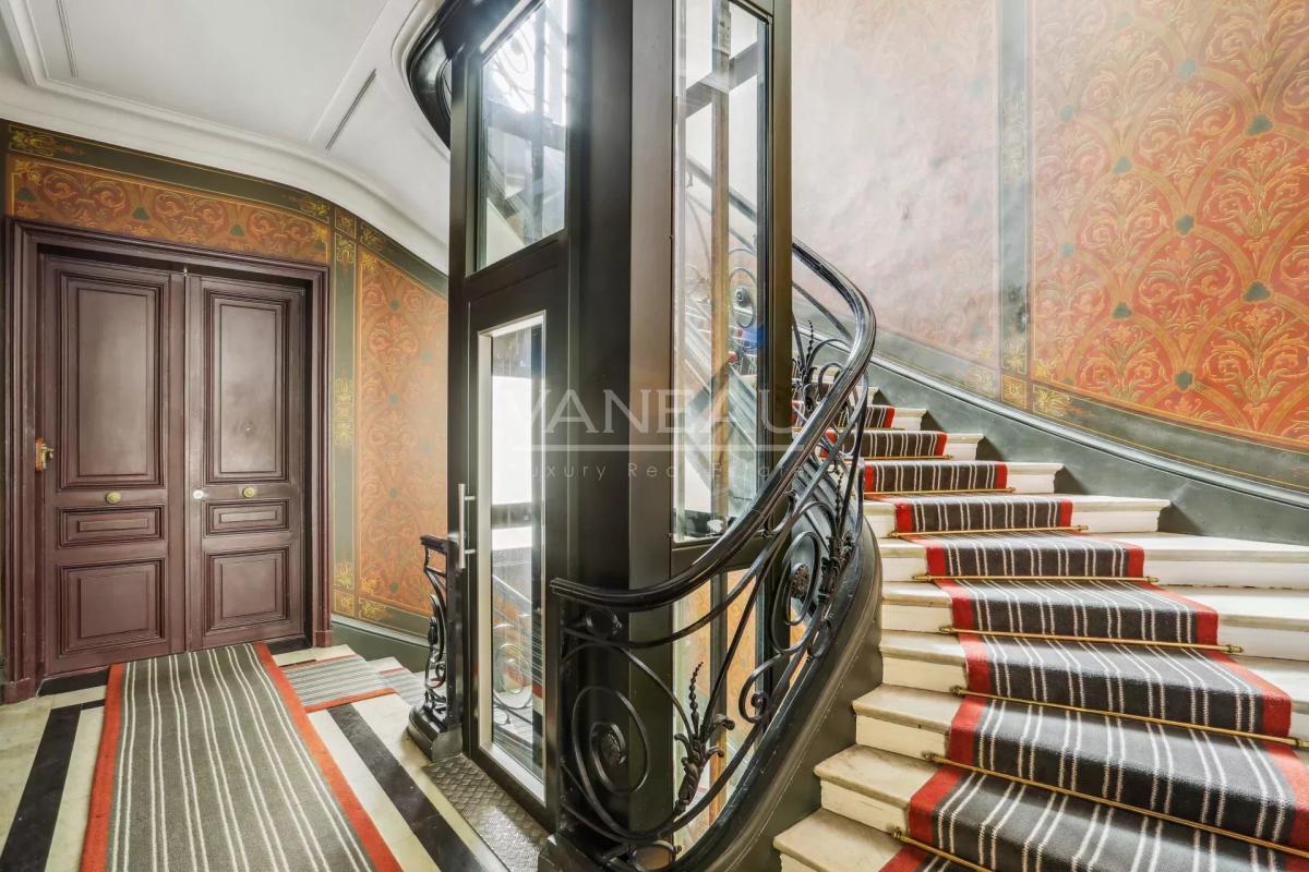 Paris XVIIe- Copropriété de grand standing - Appartement familia