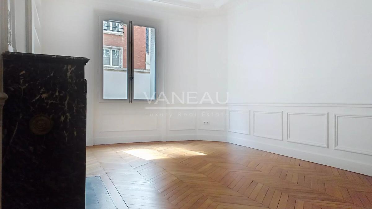 PARIS XVII - Rue de Tocqueville - Duplex