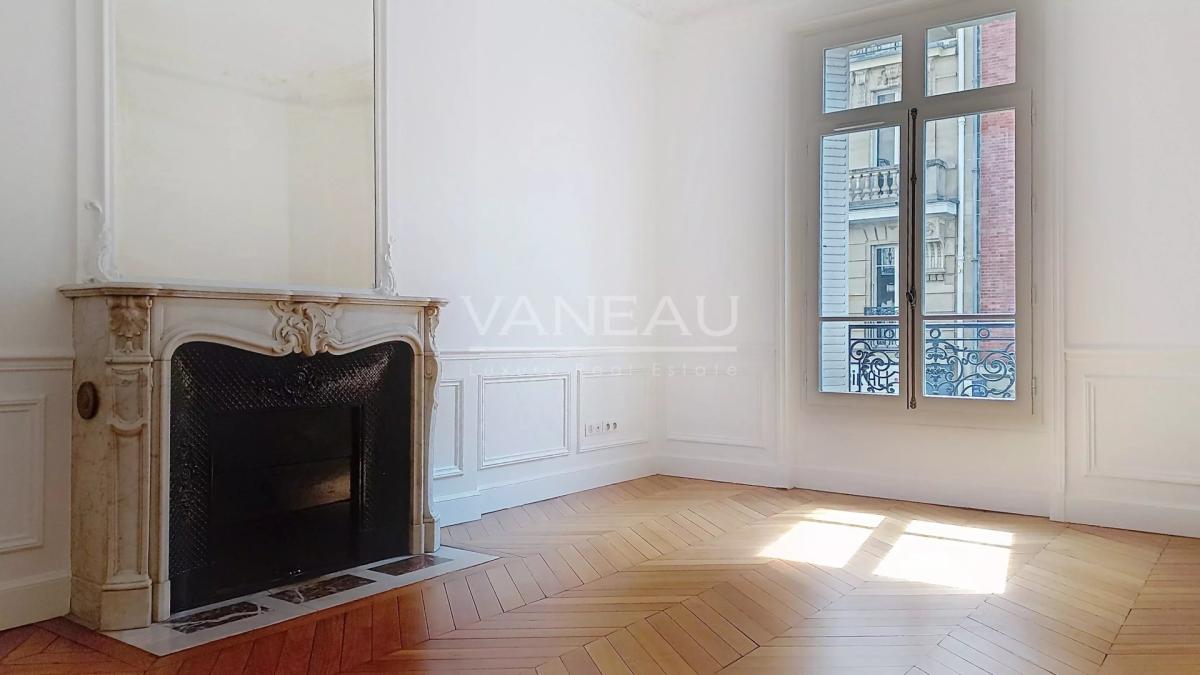 PARIS XVII - Rue de Tocqueville - Duplex