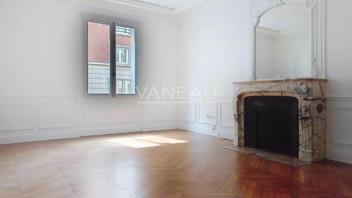 PARIS XVII - Rue de Tocqueville - Duplex
